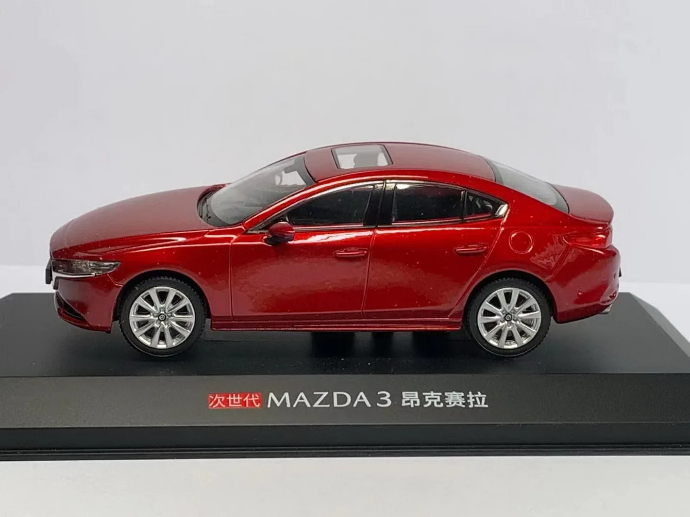1/43 масштаб MAZDA 3 AXELA 2020 красная литая модель автомобиля коллекция игрушек подарок