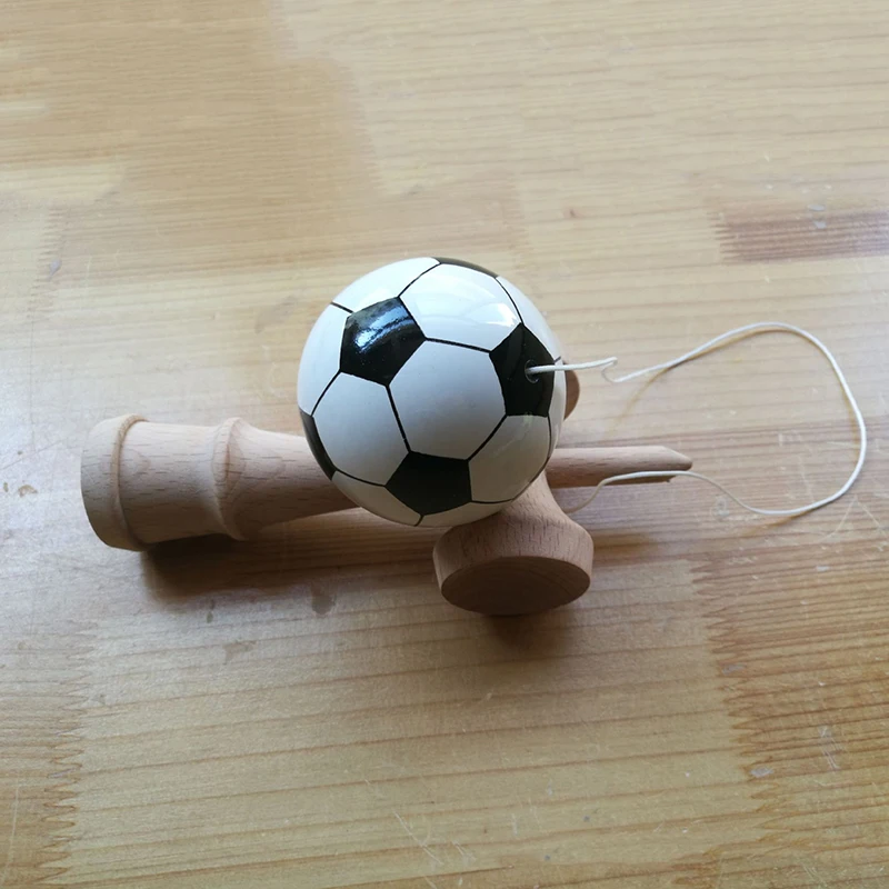 White Football Kendama 18 см полная трещина PU краска деревянный шар Kendama умелое жонглирование мяч игра игрушка Спорт на открытом воздухе - Цвет: White Football