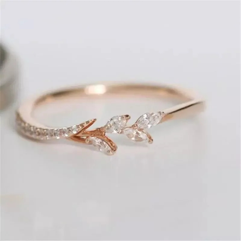 

Women Vintage Simple Floral Crystal Rings Rhinestone Wedding Engagement Fashion Finger Accessories Rings Jewelry Gifts Girl