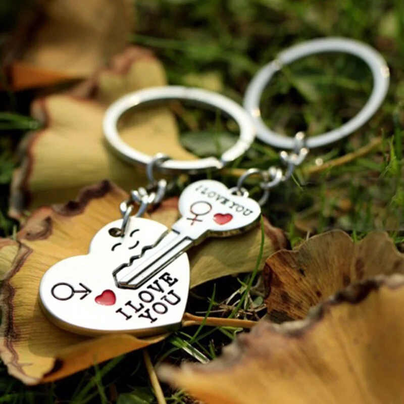 

1pair Lovers Keychain Letter Heart-shaped Silver Keychain Valentine’s Day Anniversary Wedding Gift for wife girlfriend boyfriend