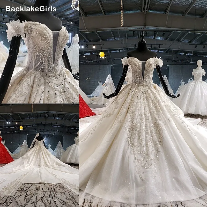 Свадебные платья с короткими рукавами открытыми плечами v-образным вырезом