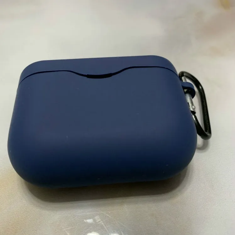 Мягкий гибкий силиконовый чехол с полным покрытием и защитой от потери для