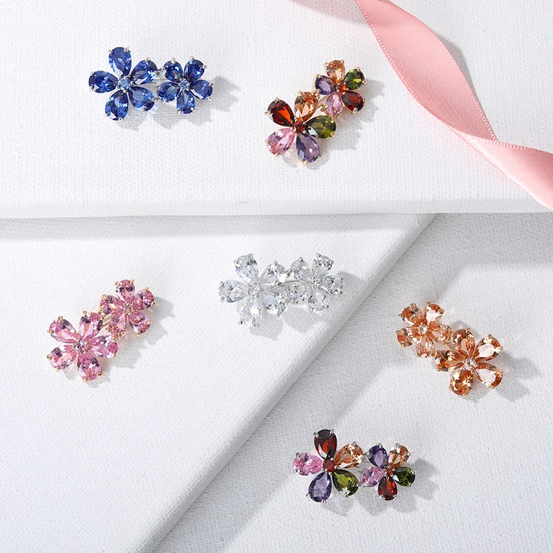 

Zircon Flower Brooches For Women Classic Crystal Rhinestone Floral Pins Colorful Petal Stone Brooches Jewelry Girl Gift XZ057