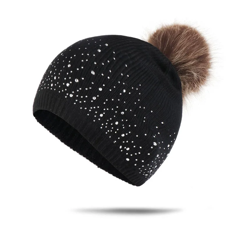 Knitted Bronzing Gold Silver Beanie Cap Pompom Winter Hats For Women Fur Pom Pom Ball Hat Ladies Girls Warm Skullies Beanies - Цвет: Rhinestone black