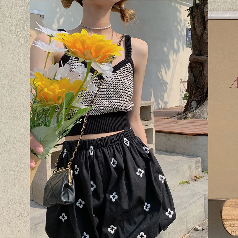 

YTX1457 Summer 2021 new retro Hong Kong taste design niche flower embroidery high waist casual shorts