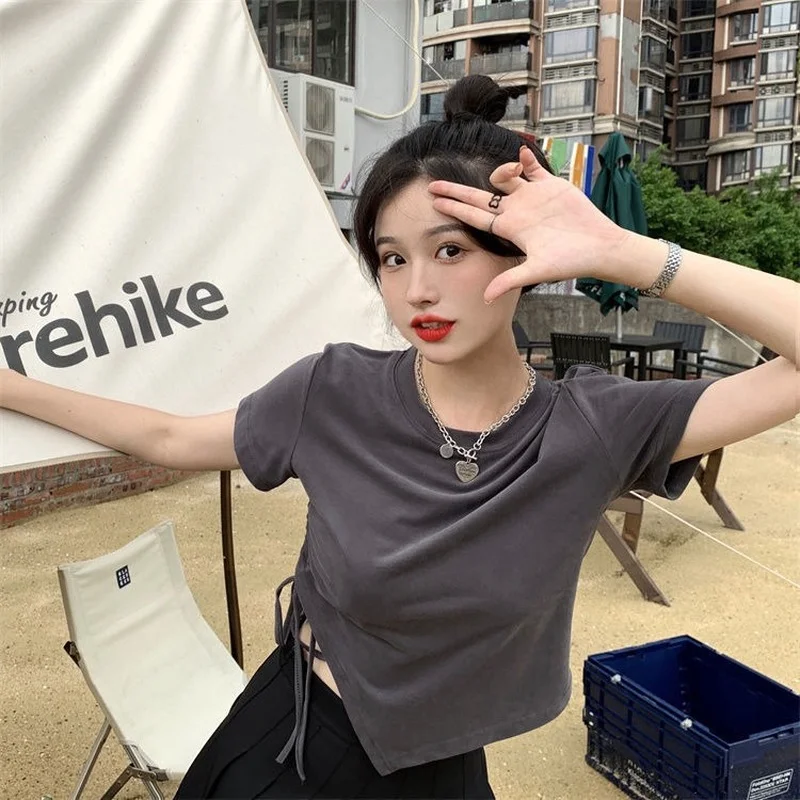 Футболка женская асимметричная с коротким рукавом однотонный кроп-топ пикантный