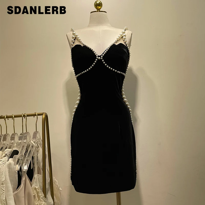 

2021 Retro Elegant Bottoming Strap Dress Women's Slimming Autumn New Pearl Suspender One-Step Sleeveless Party Black Dress