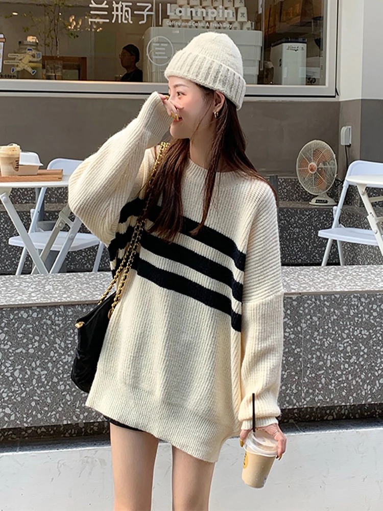 

New long sleeve loose knit sweater, stripe warm top, simple and large women's fashion trend in autumn and winter 2020