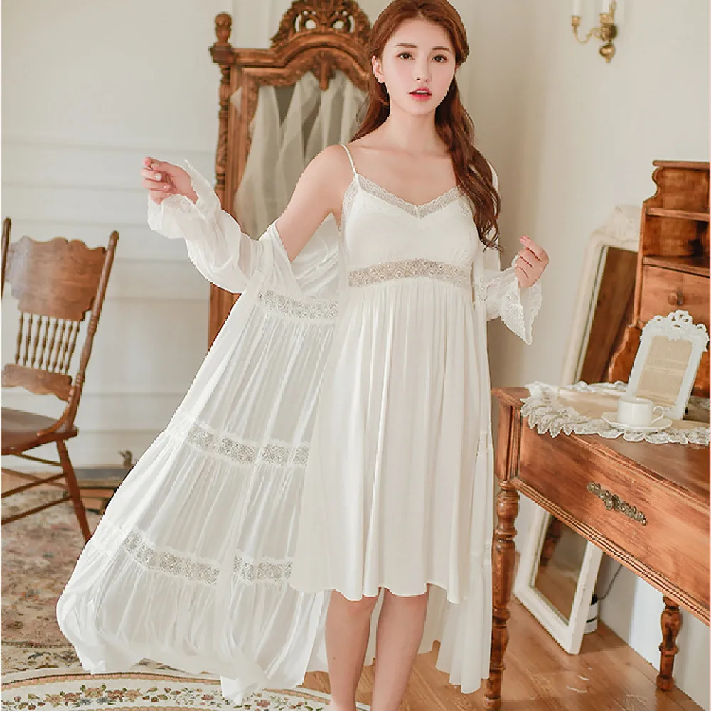 Халат комплект из двух предметов на бретельках с глубоким v образным вырезом