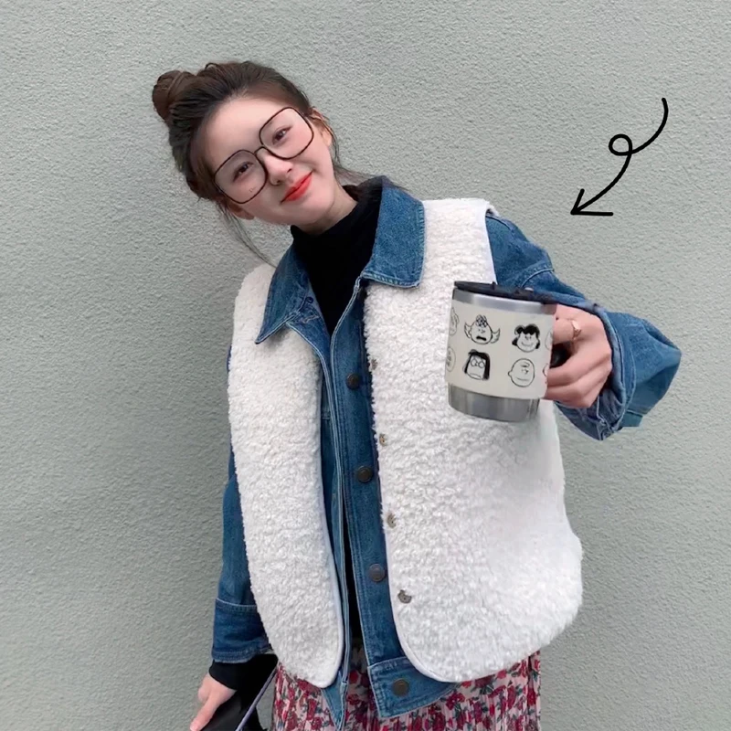 

White lamb wool vest loose top