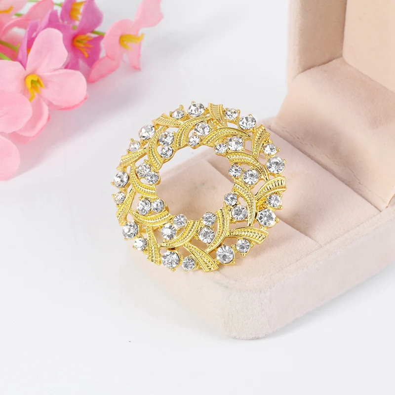 

18Pcs Fashion Rhinestone Butterfly Flower Wreath Scarf Buckle Brooch Jewelry Ring Bouquet Wreath Scarf Clip for Women