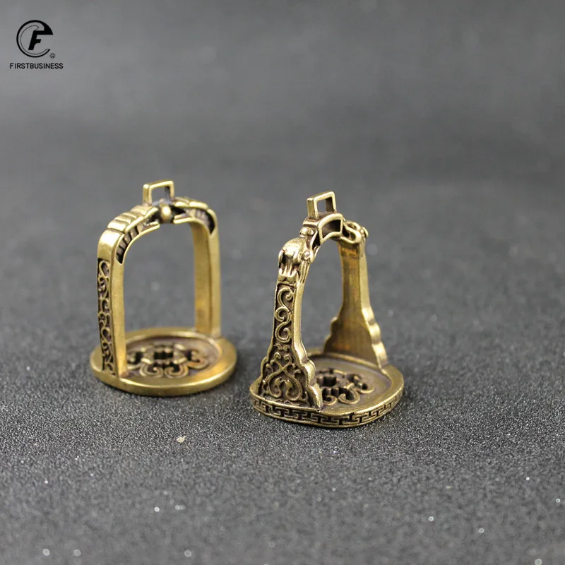 Ретро Медный простой элегантный дизайн брелок для ключей в западном стиле мужчин