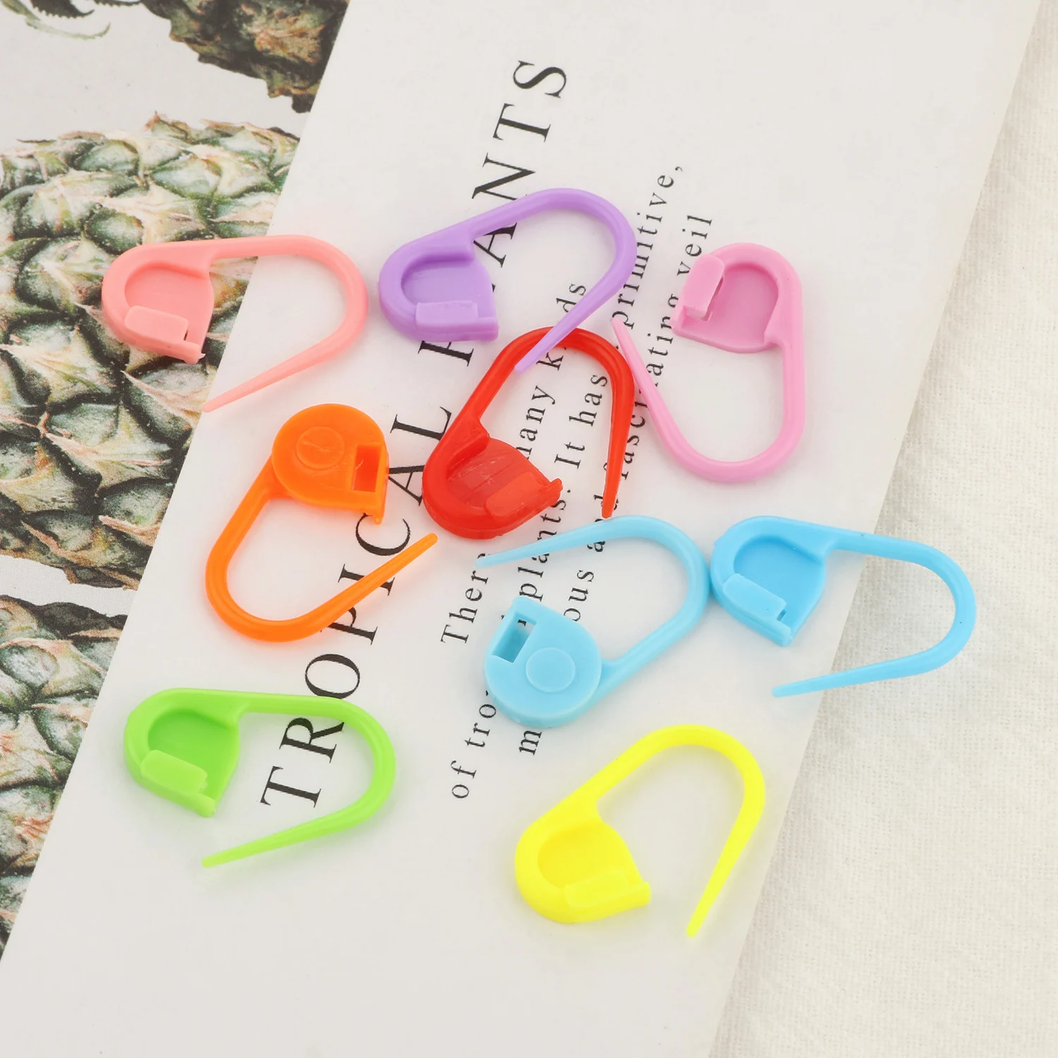 

100pcs/lot 21x11mm Colorful Plastic Mark Pins Sweater Buckle Needle Knitting Accessories Yarn DIY Marking Weaving Sewing Tools