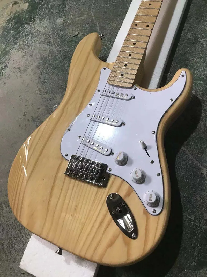 Завод экспортирует высокого качества 6 строка ST электрогитара серебристой