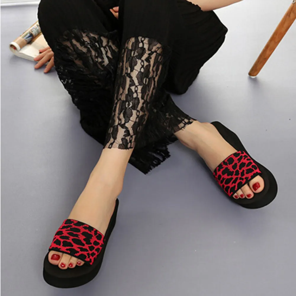 Босоножки на толстой подошве высоком каблуке женские шлепанцы танкетке с