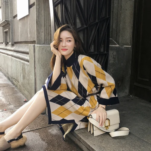 Женское вязаное платье-свитер средней длины элегантное винтажное платье в