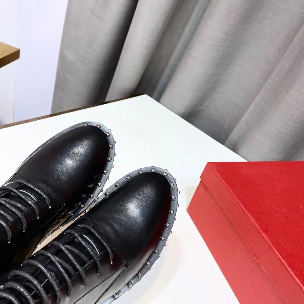 

Studs Rivets Boots Woman Black Lace Up Slim Ankle Botas Med Heel Punk Fashion Real Leather Riding Boots Short Boots for Women