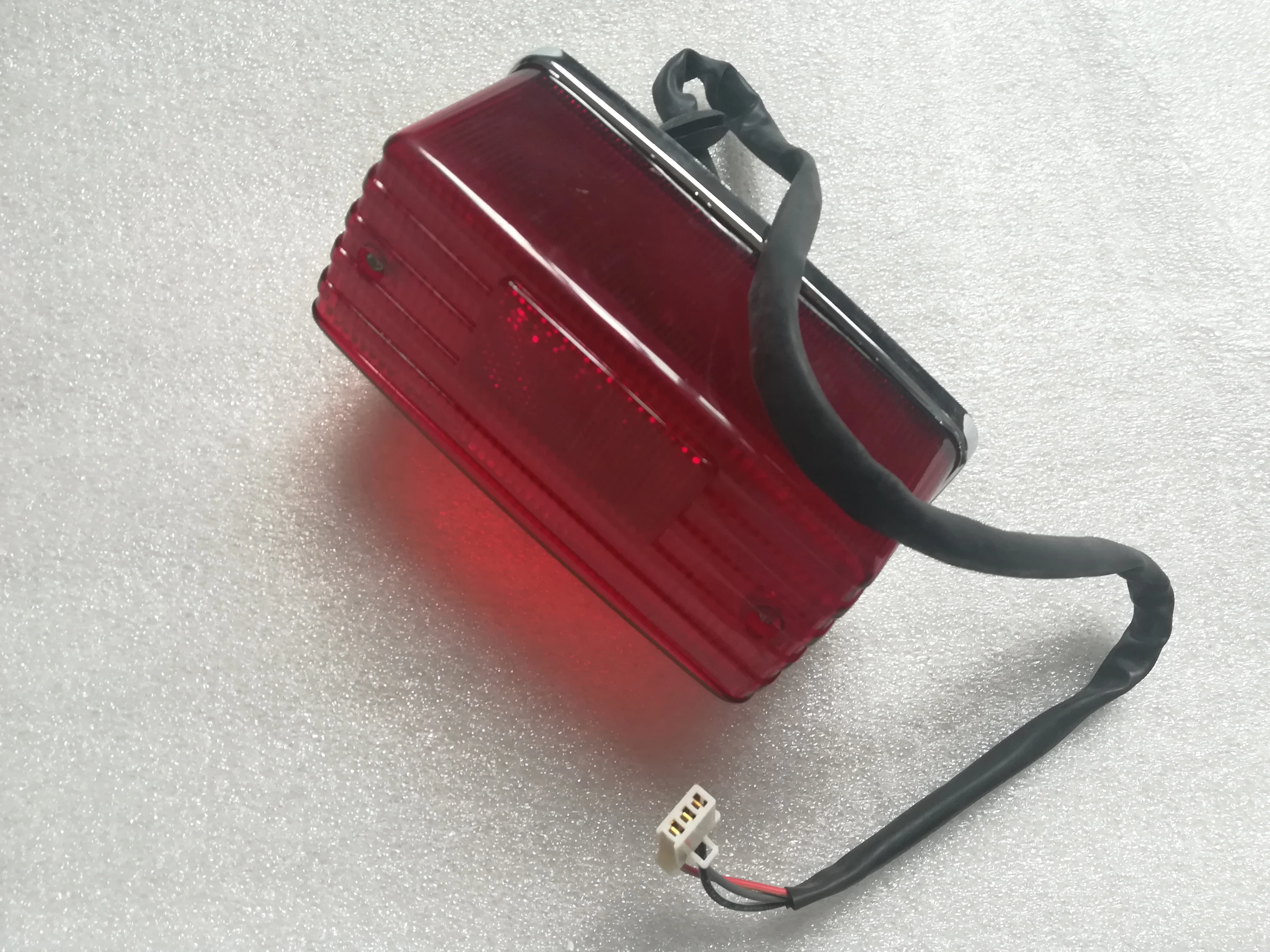 Бесплатная доставка задний светильник для мотоцикла тормозной лампа 2-тактного