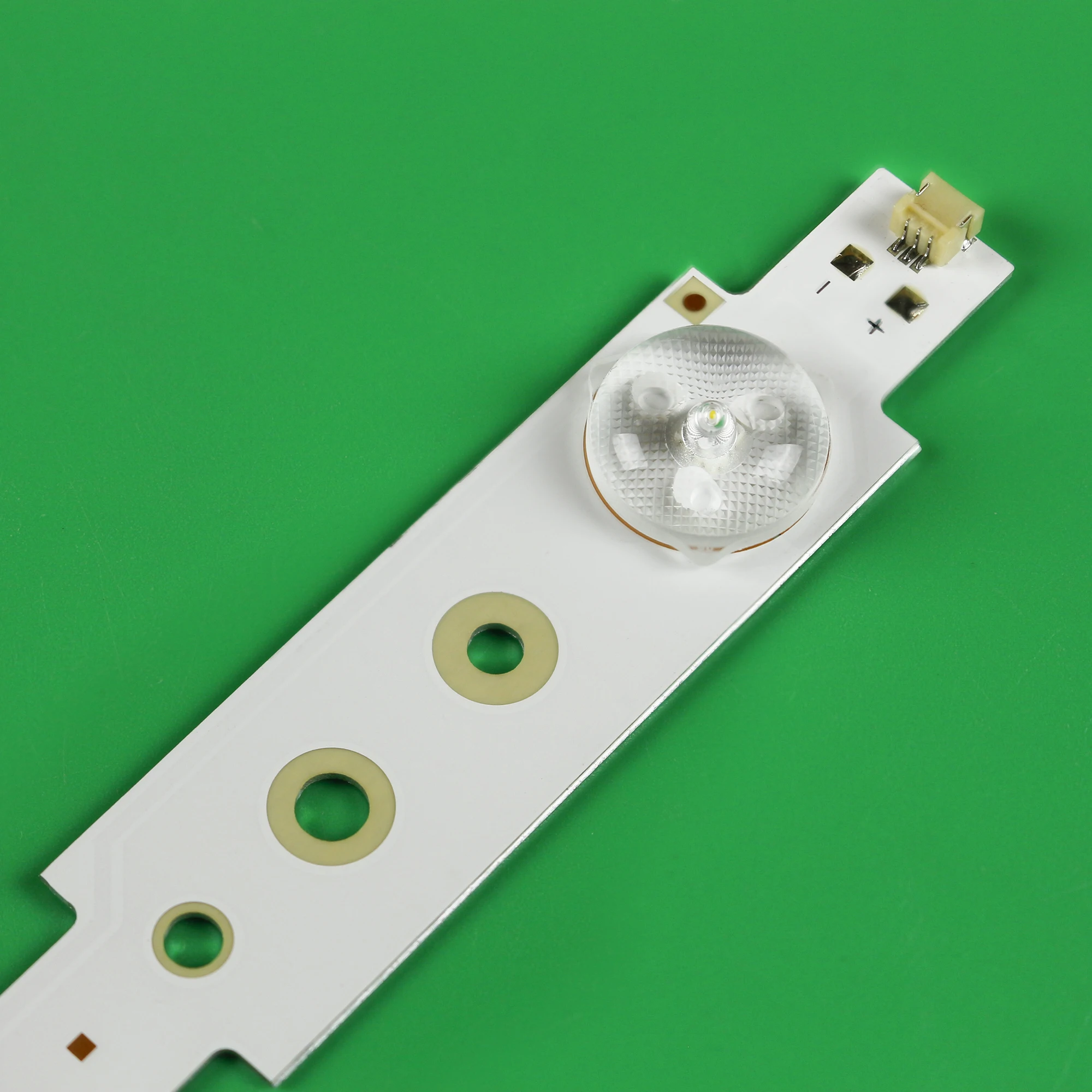 532MM For samsung LED Backlight Strip 5 Lamps 29 inch LBUA-SDL320S1-S08E SW 3228 05 REV1.2 121019 |