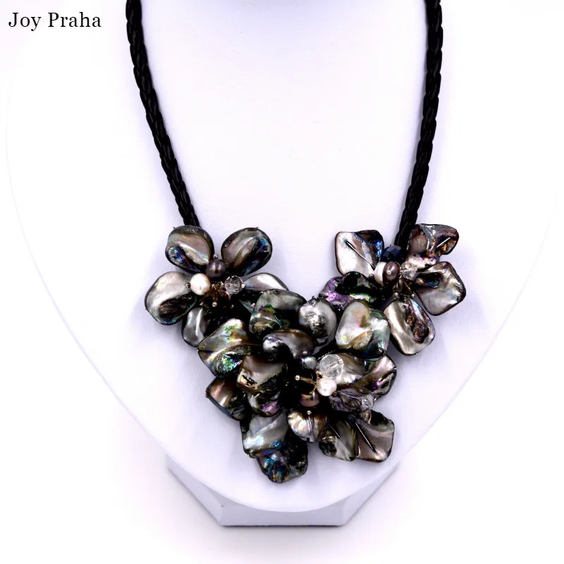 

Natural shell flower women necklace / Hand-woven pearl / wholesale dropshipping
