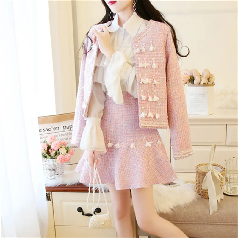 2020 подиумная осенне зимняя Женская приталенная короткая куртка с жемчужным