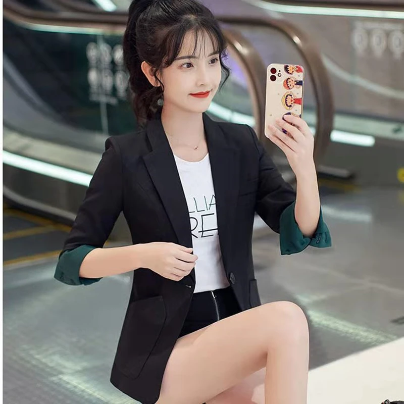 Пиджак женский весенний черный универсальный с карманами на одной пуговице