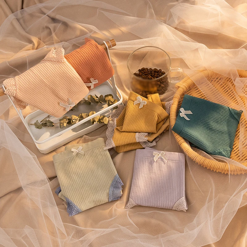 

Ladies New French Lace Mood Girl Seamless Breathable Plaid Mid-Waist Triangle Lace Panties One Size