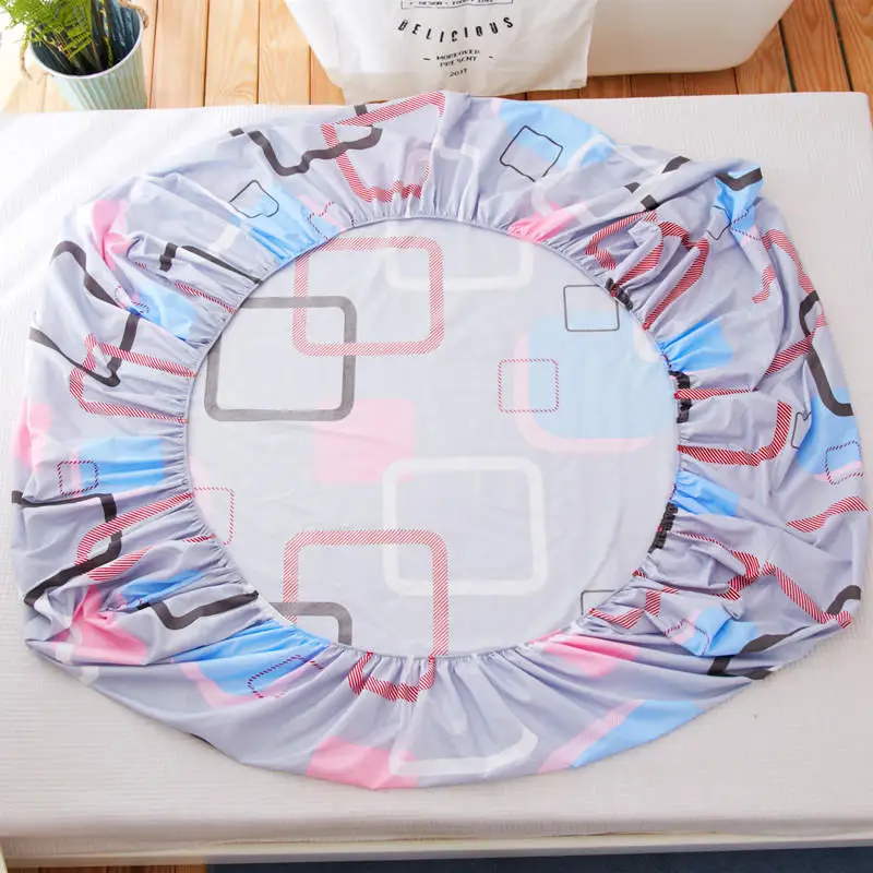 Мягкая натяжная простыня с принтом защитный чехол на матрас резинкой постельное