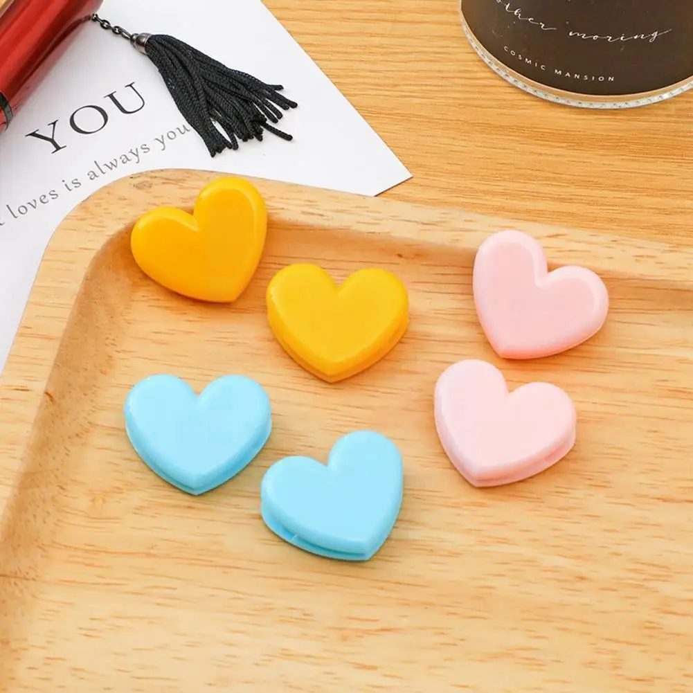 

10pcs Mini Plastic Pink Love Heart Clips Storage Folder Photo Clip Sweet Paper Peg Pin For Student Wedding Decoration Stati V7v7