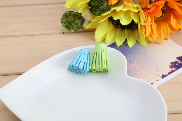 20 шт. 3,4 см замша кожа кисточкой бахрома DIY аксессуары серьги ювелирные изделия фурнитура брелок для телефона ремесло ремни кулон кисточки