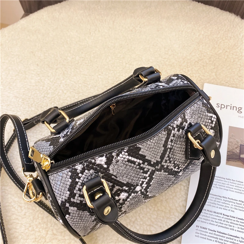 

High Quality Leather Handbags Women 2021 New Design Luxury Messenger Pillow Bag Fashion Bucket Top Layer Cowhide Shoulder Bags