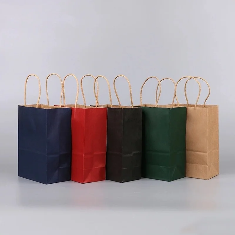 

10pcs 15x21x8cm Kraft paper bag with handle Christmas new year wedding Bags birthday party gift package bags
