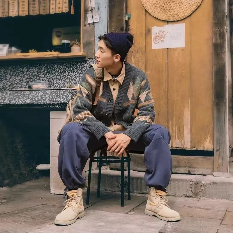 Мужской Жаккардовый кардиган с V-образным вырезом в стиле ретро |