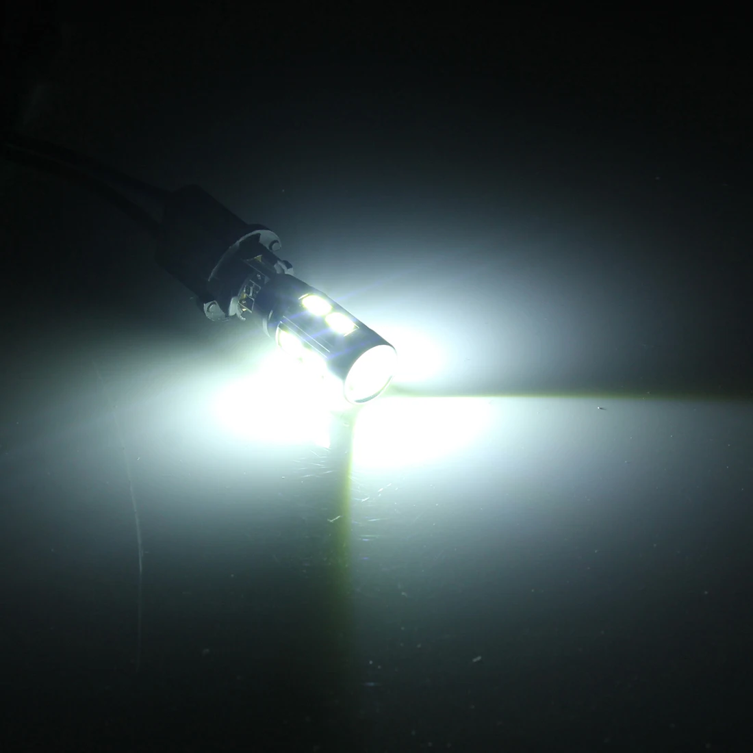 

2 X Lamps T10 W5W 5630 10 LEDs SMD CANBUS white light 6000K Car 5W