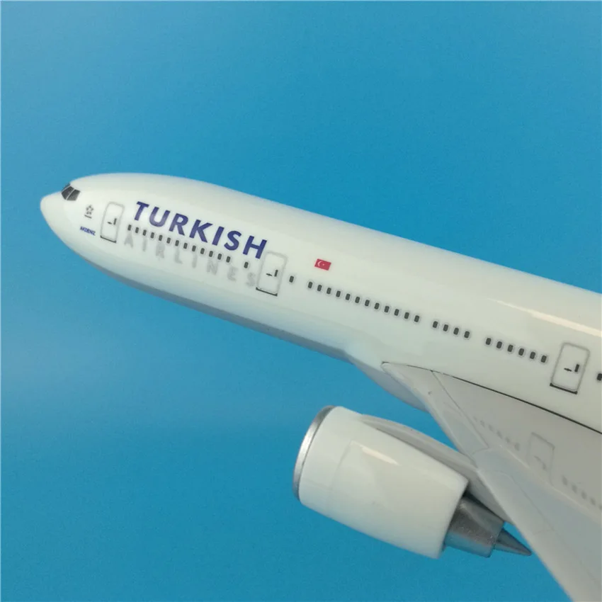 1:200 масштаб Boeing B777 32 см Турецкая авиасимулятор модель Турецкая Авиакомпания сплав самолет игрушка W база пластиковая плоскостная