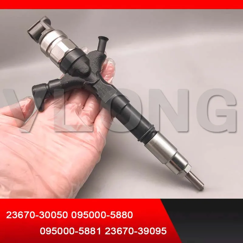Подлинный новый COMMON RAIL дизельный инжектор для DE-NSO TOYOTA 2KD-FTV HIACE TURBO 23670-30050 095000-5880