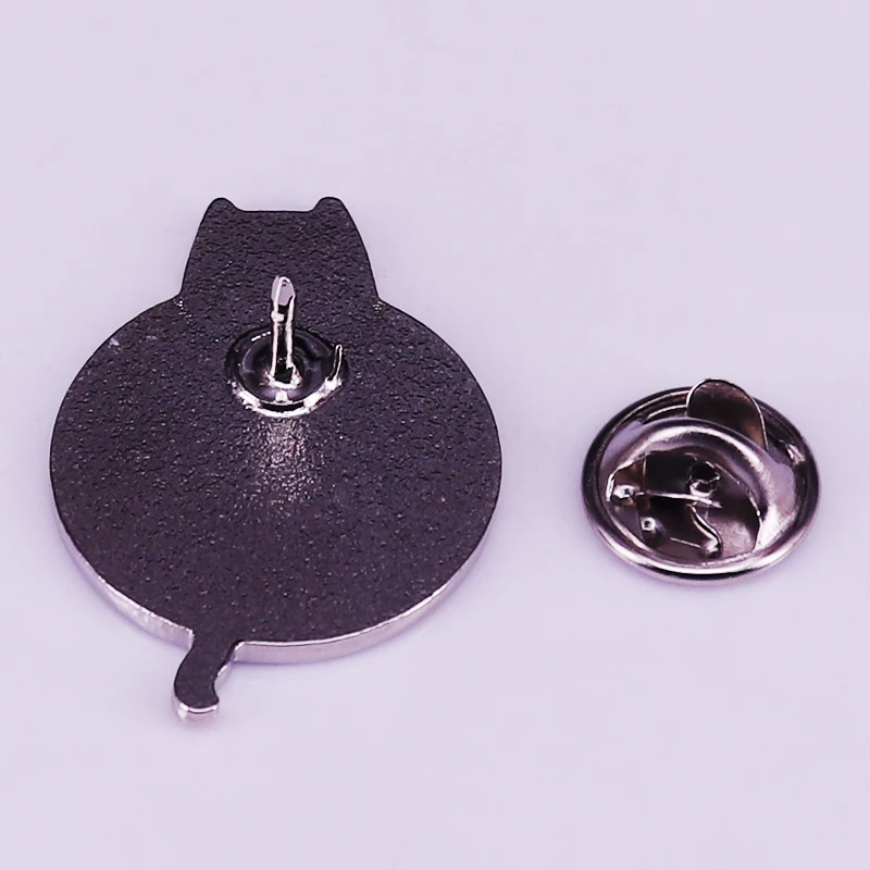 Этот кот любит заколку из пряжи показывая вашу привязку как к волокнам так и