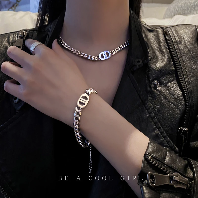 

Stainess Steel Cuban Chain New Designer Bracelet For Women And Men Luxury Charms Bangle Korean Fashion Brand Jewelry Kpop Gift