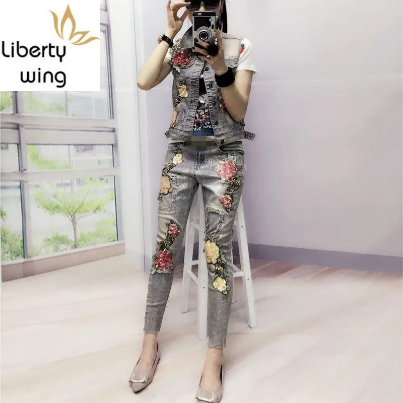 Женский джинсовый костюм с цветочной вышивкой однобортный мотоциклетный