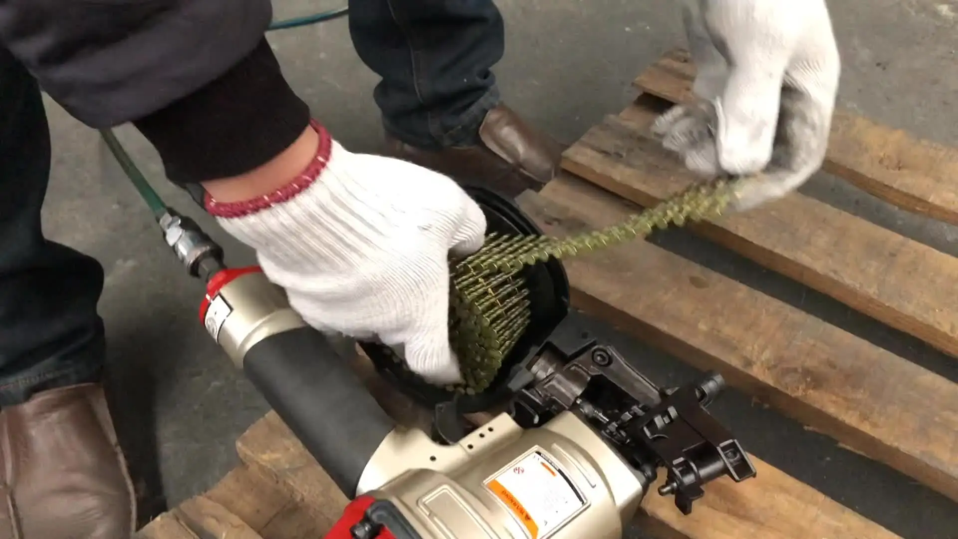 

CN90B Air Nailer