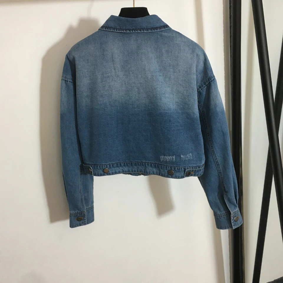 Женский пиджак с длинным рукавом приталенный однотонный из пупки весна-лето 2021 |