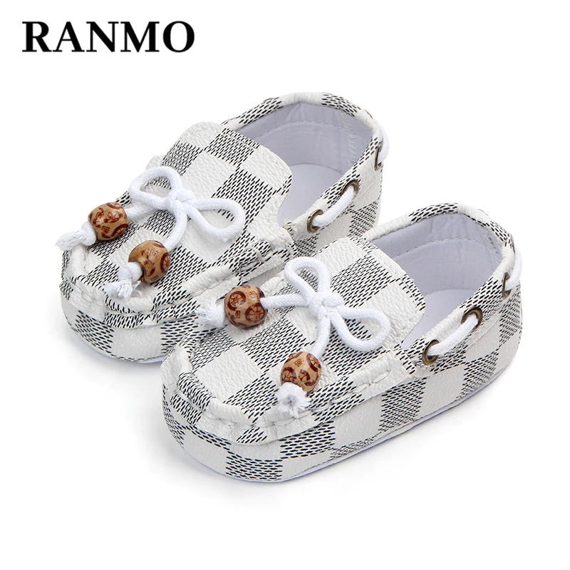 

Кожаные кроссовки для новорожденных, без шнуровки, в клетку, модная повседневная обувь для маленьких девочек