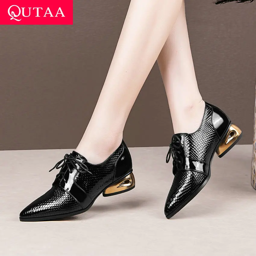 

QUTAA/2021 г. Весенне-осенние женские туфли-лодочки из натуральной кожи пикантные модные женские туфли на низком квадратном каблуке с острым нос...