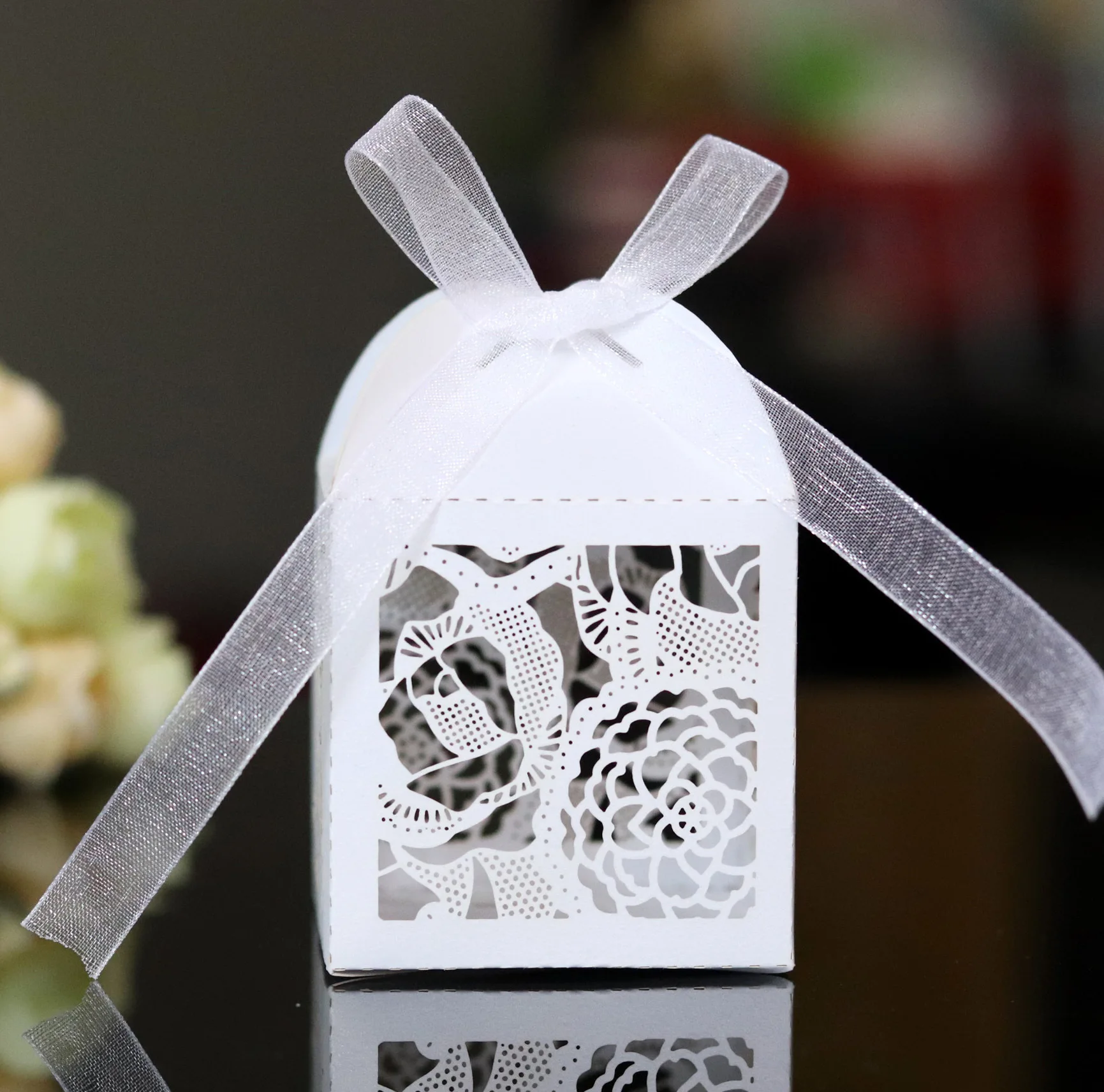 Свадебная декоративная коробка для шоколада конфет 3D полая Лента лазерная резка