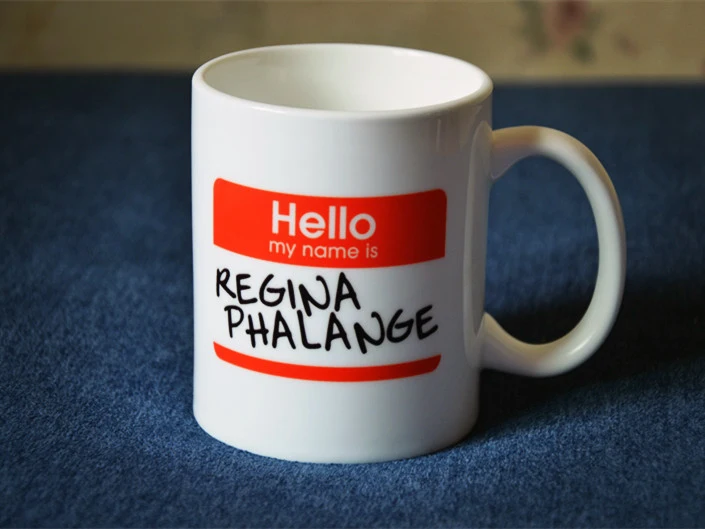 Кружки для кофе молока чая с буквами Фиби из сериала Друзья белая керамическая