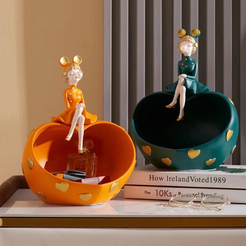 

Creative and lovely key storage box at the door, ornaments at the door, remote control shelf at the entrance desktop storage