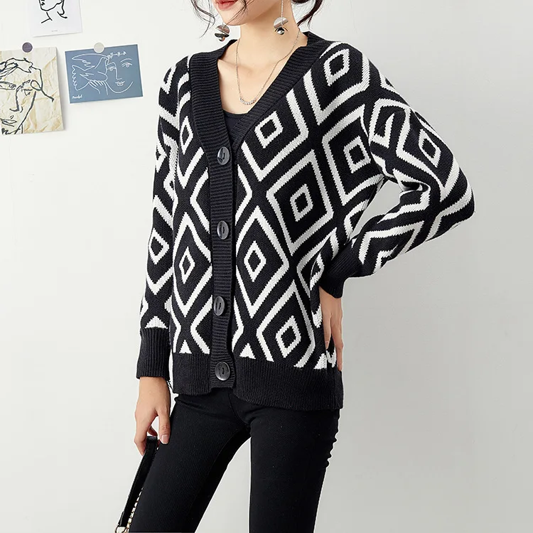 

Korean version loose big size fat MM autumn and winter new knitted cardigan female diamond pattern thickened coat sweater girl.