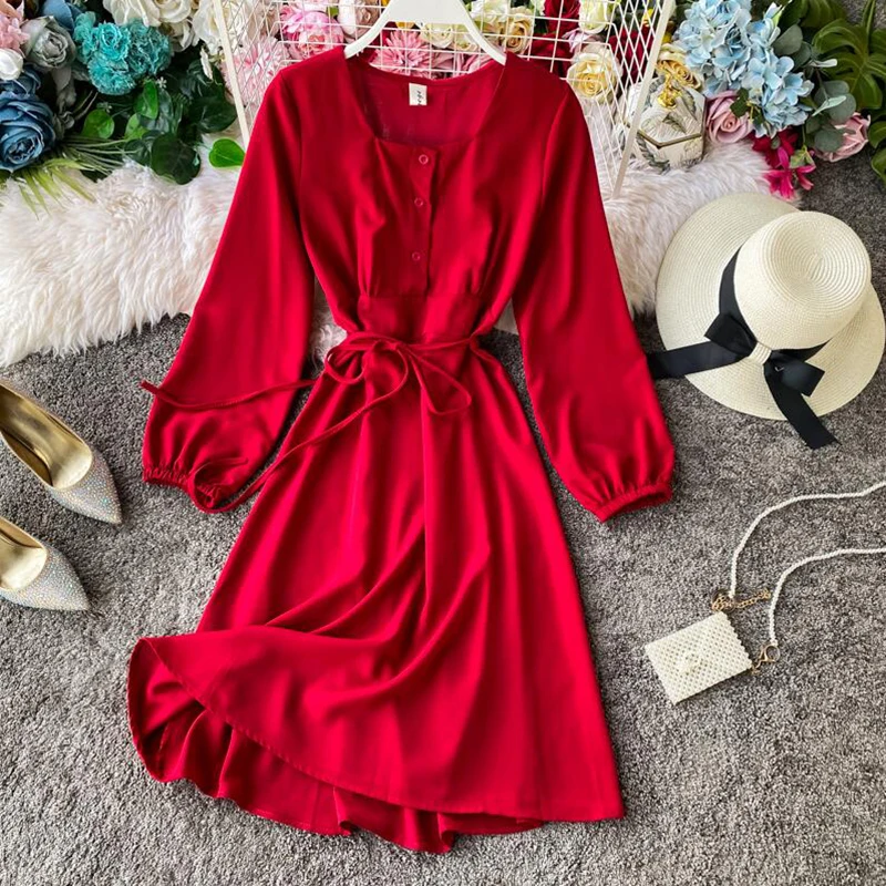 Женское облегающее платье с длинным рукавом однотонное базовое квадратным