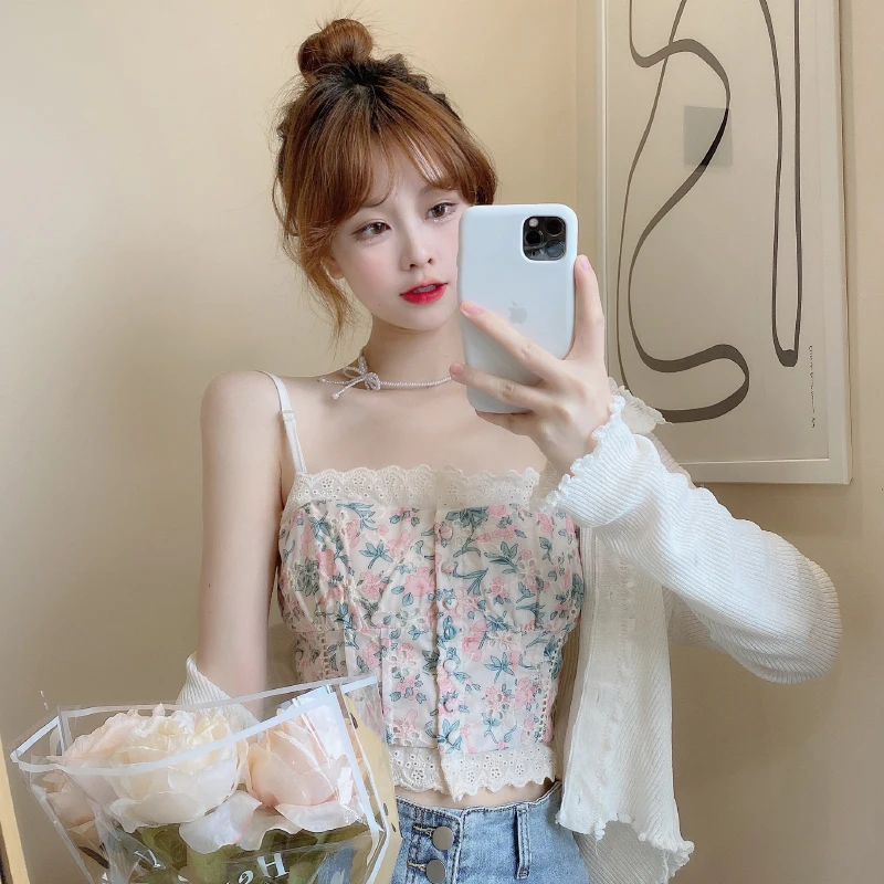 

Retro-style lace jacket sweet camisole women wear short shirts to cultivate themselves in summer
