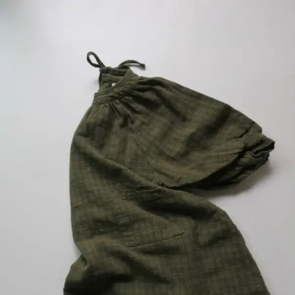 Детское платье для девочек вельветовое трапециевидной формы с рюшами на рукавах